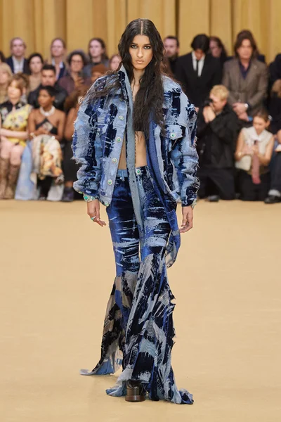 Look 24